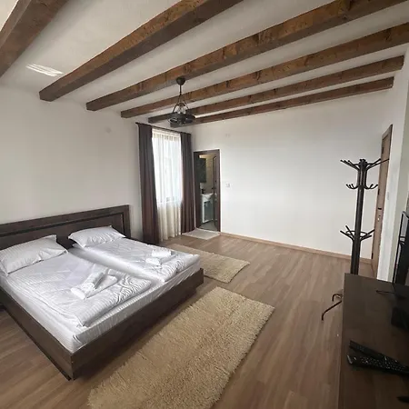 панорамна гледка Leshten