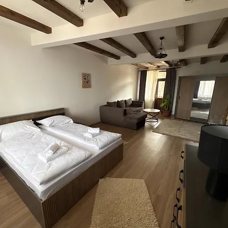 Holiday home панорамна гледка Leshten
